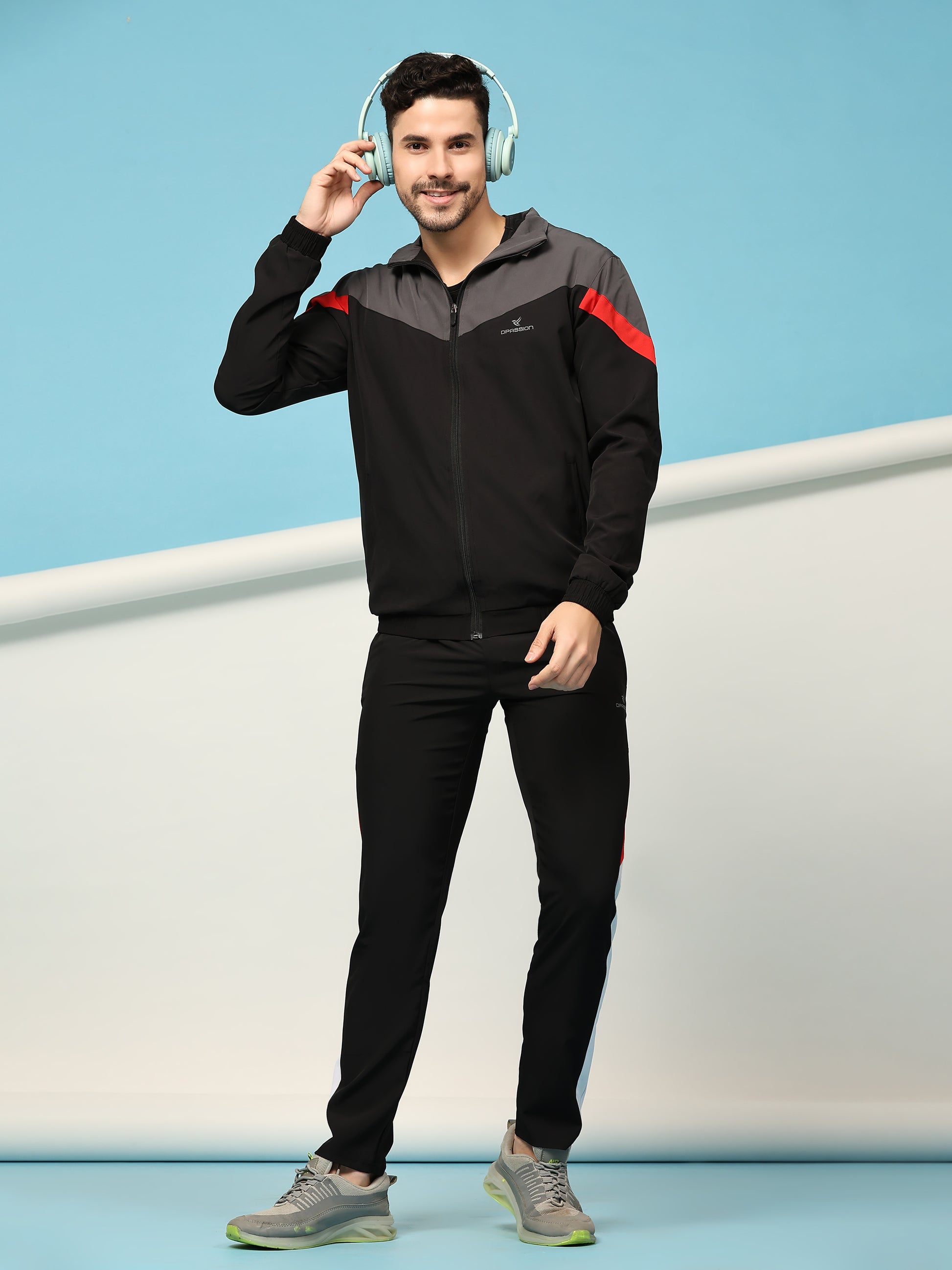 Men's Athletic Tracksuit with Breathable Mesh Lining for Optimal Comfort - DPASSION.COM