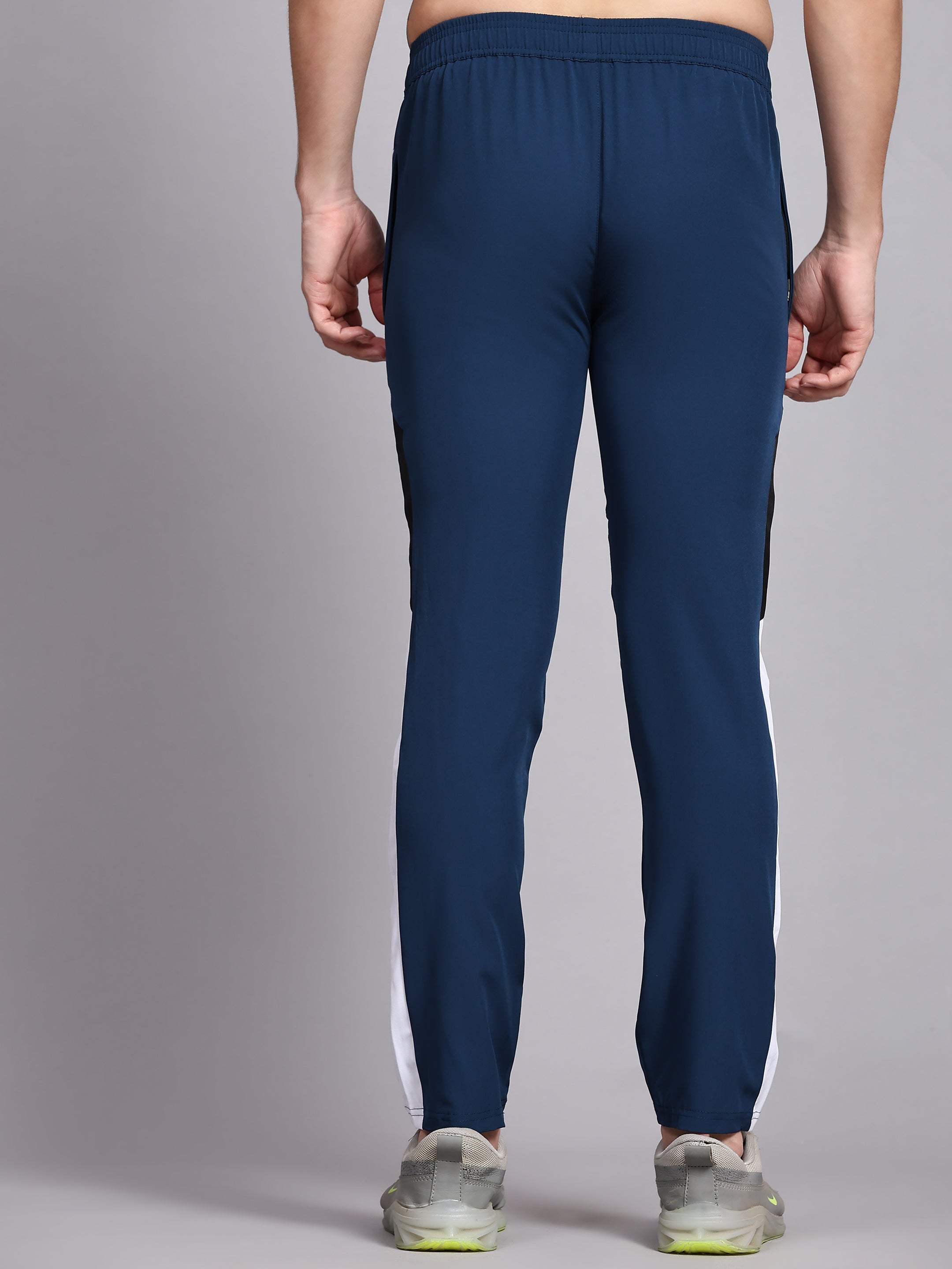 Men's Athletic Tracksuit with Breathable Mesh Lining for Optimal Comfort - DPASSION.COM