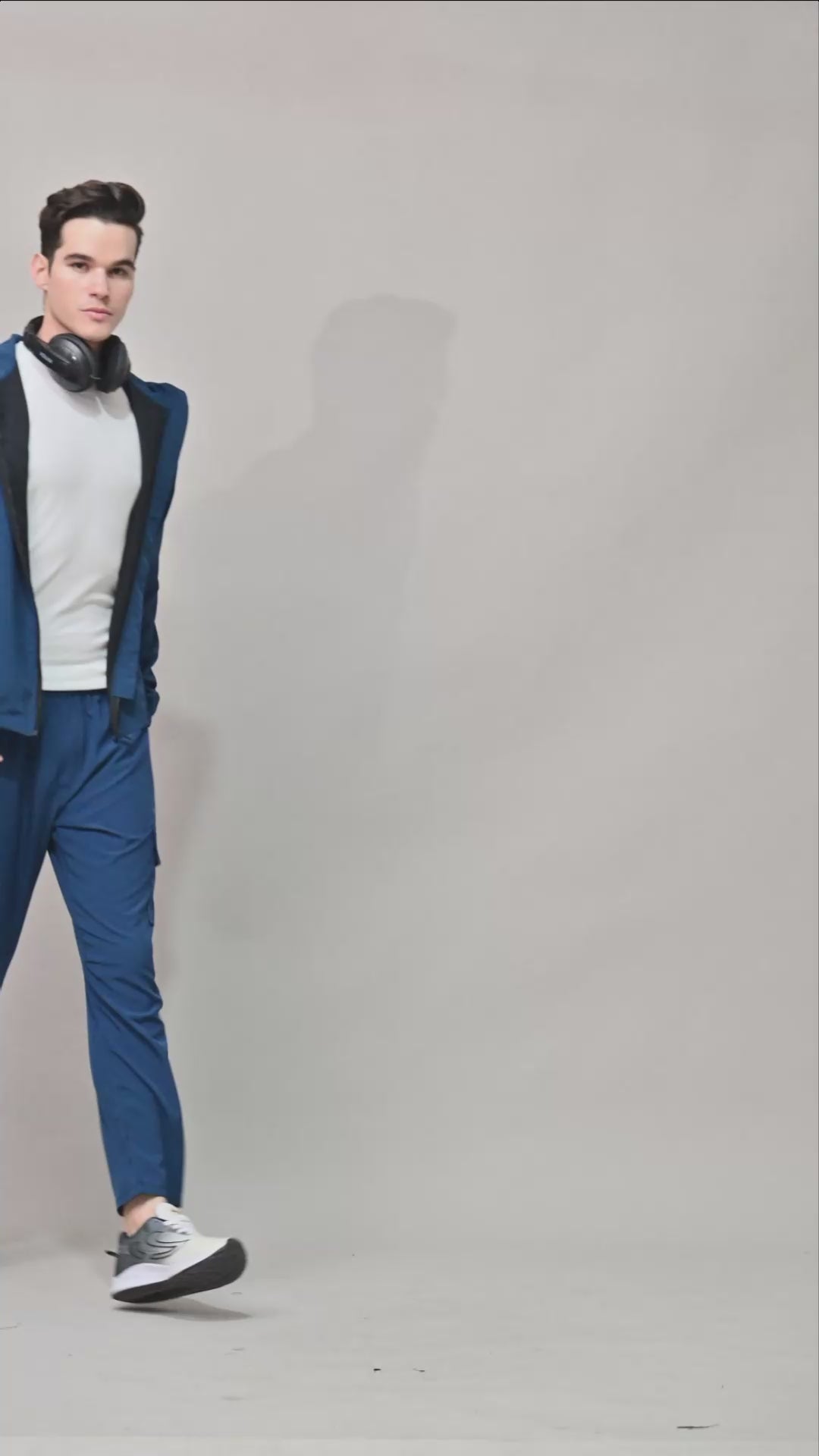 Mens Athletic Tracksuit Set – Sports Jacket & Cargo Pants Wholesale